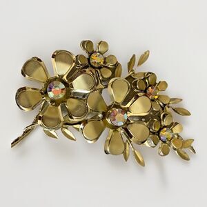 Vintage Coro Enamel Daisy Brooch Gold Tone AB Rhinestones Floral Spray 50s